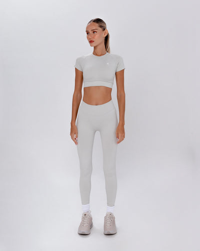 טייץ ספורט AURA STONE בגוון אבן טבעי – מחטב ונוח, בד SEAMLESS, מתאים לאימון וליום-יום, Inner Dragon