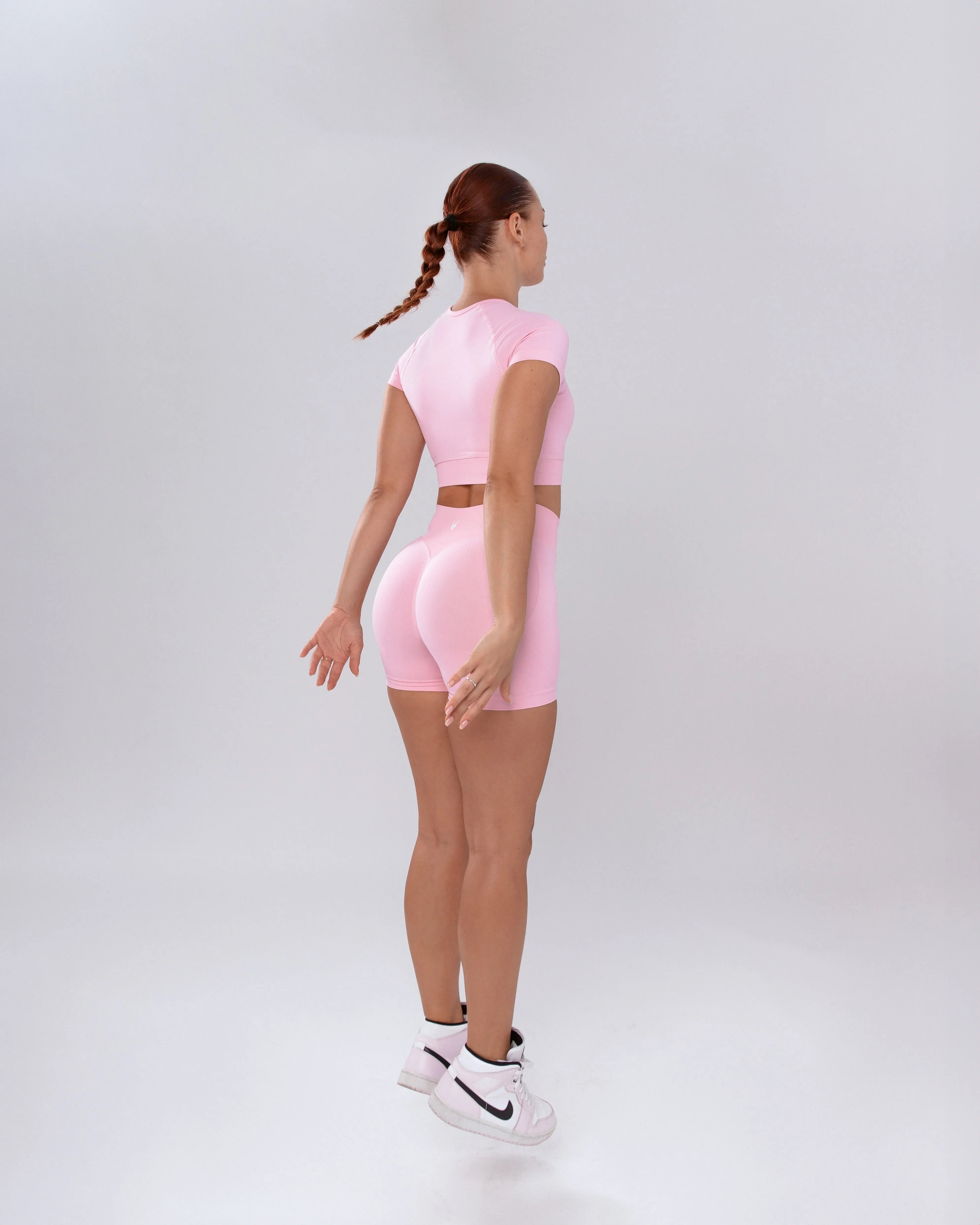 טופ קרופ HERA PINK ורוד לנשים – מחטב ונוח, בד SEAMLESS, אינר דרגון